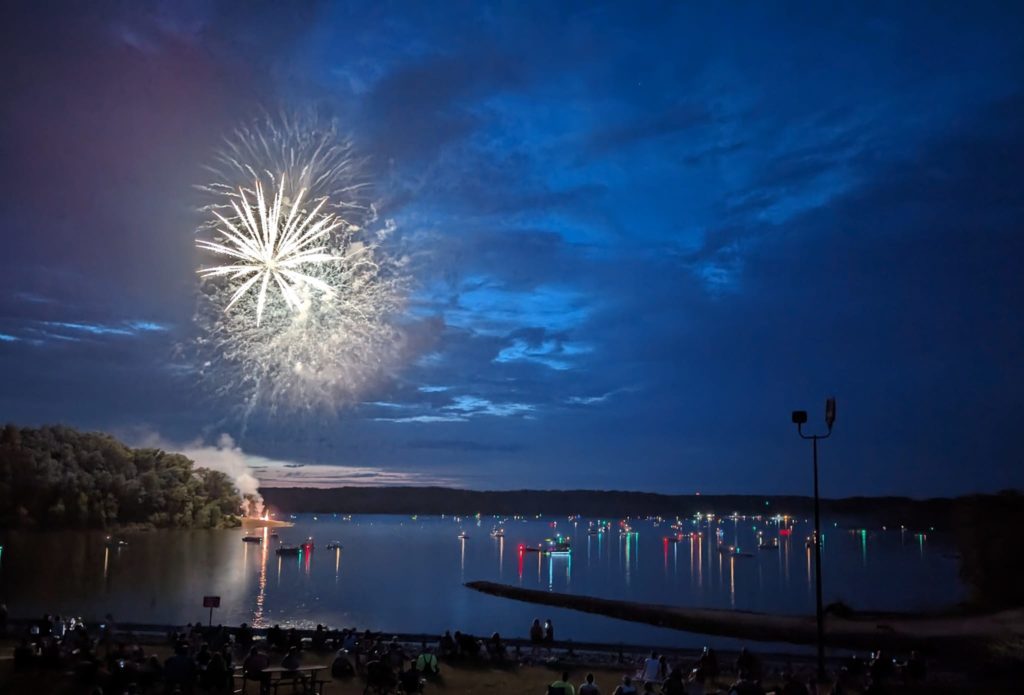 Fireworks Friends of Wappapello Lake